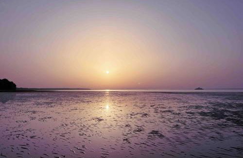 The Cabana Luxury Award Winning Tiny Home with Hot Tub and Private Garden 2 mins Walk to Ryde Beach - Photo 16