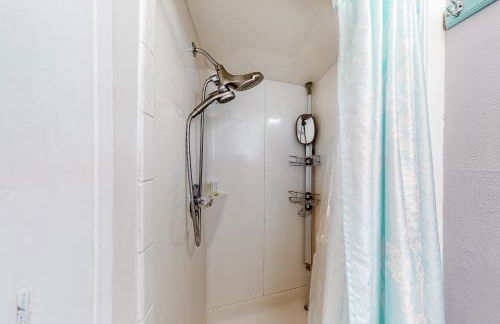 Treehouse Cottage - Photo 6