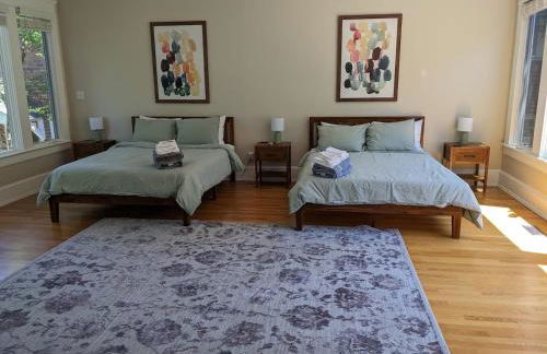 Luxurious 1BR in Grand Old Home - Photo 1