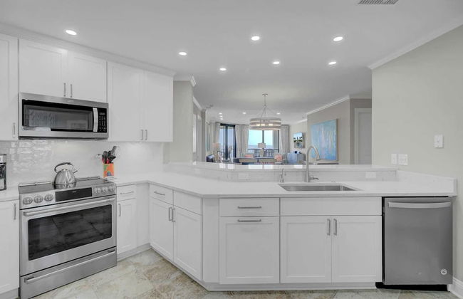 502 Summerhouse by Avantstay Ocean Front Condo w/ Community Pool Access - Foto 27