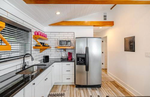 Bayview Cottage - Sun deck, pool, and more! - Foto 17