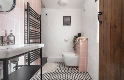 Naut Retreat, The Big Barn - Spacious & cosy cottage, walk to Porthcurno beach, Pedn Vouder & Minack Theatre - Photo 7