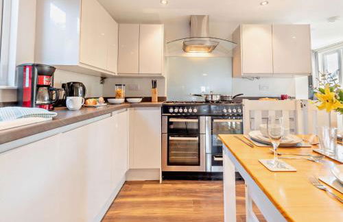 2 Bed in Llwyncelyn 94044 - Photo 3