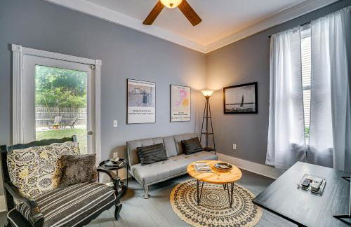 Spacious Vintage Gem with Sunroom in Manistee! - Foto 19