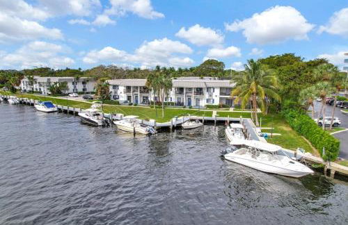 Serene Poolside Getaway Lake Access Parking - Foto 32