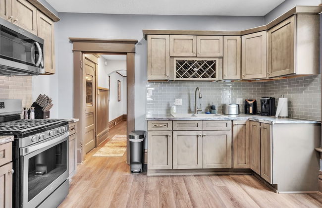 Cozy Renovated 19th Century Home, 5 Min to OSU! 3 Bedroom Home by Paula - Foto 15