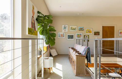 Mid Century Modern Family Home On 25 Acres! - Foto 24