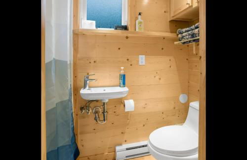 Serene Blue Ridge Mountain Stay in Luxe Tiny Home - Foto 14