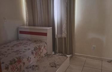 Apartamento para 8 pessoas 3 quartos com ar condicionado e 3 garagens! A 15 minutos do autódromo! - Foto 7