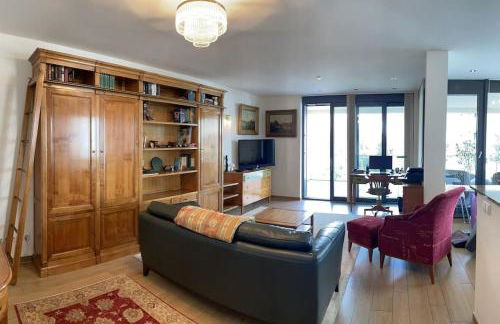 Lovely 2 bedroom apartment with free parking - Foto 18