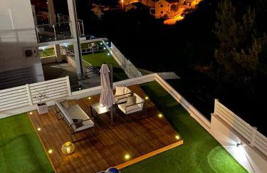 EllaVis Apartments - Photo 17