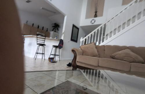 Large lakeside 5 bed villa with private pool - Foto 10