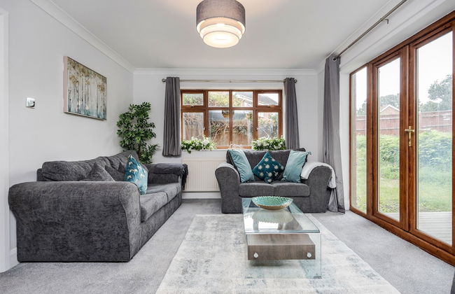 Maidenhead Pet Friendly 4 Bed House - Foto 1