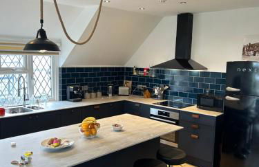 Modern, centrally located, beach view flat - Foto 1