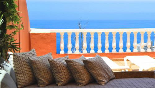 OCEANFRONT CHILLSTAY - 4 Beds and a Pool - Foto 2