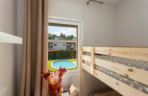 SeaBreezeHeaven - Sea View Apartment, Pool & Spacious Terrace with BBQ - 50m from Sant Pol Beach - Foto 31