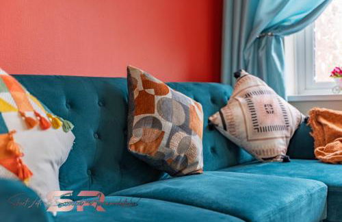 4-BR Hayes Home, Guests 8 - Ideal for Long term stays, Fast unlimited Wi-Fi - Foto 27