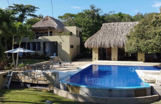 w Lovely 4BR Villa at Mesa de Yeguas - Photo 8