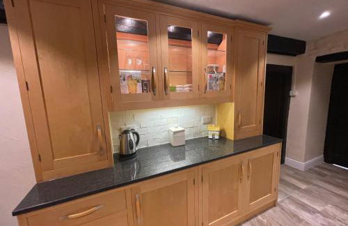 Large Historic Farmhouse in Rhondda Valley Perfect for Groups with Hot Tub - Foto 7