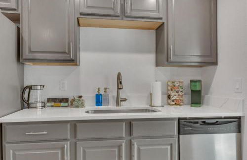 15min to Denver - AirHockey - Arcade - Minigolf - Sleeps10 - Foto 47