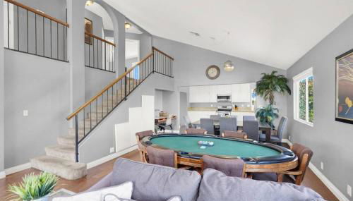 Luxe 4BR Vegas Retreat Pool, Games and BBQ - Foto 2