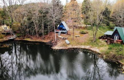Edgewater Escape, Hocking Hills, Hot Tub, Pond - Photo 5