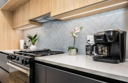 Ultra Modern Luxury - New Construction 4 Bedrooms - Photo 19