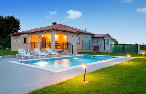 Beautiful Home In Labin - Photo 14