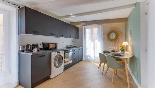 AUTHENTIC VILLEFRANCHE AP4472 By Riviera Holiday Homes - Foto 4, stove, dishwasher, toaster