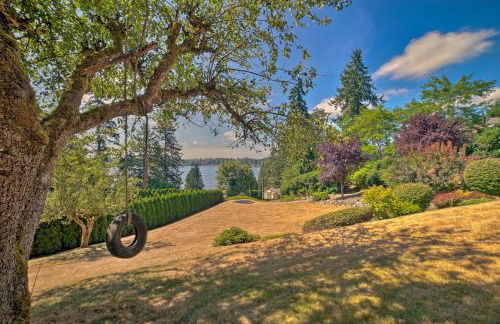 Spacious Lake Stevens Home with Fire Pit, Patio - Foto 43