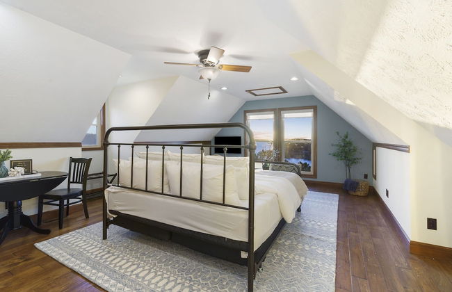 Table Rock Manor at Whitefish Bay - Photo 10