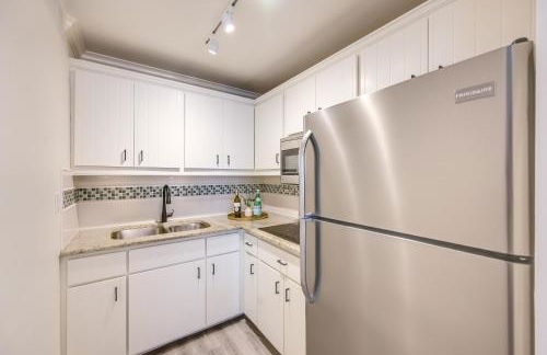 Updated Dtwn Naples Condo Across From Beach! - Photo 10