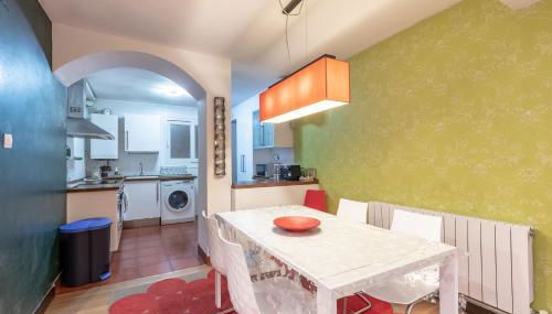 Tranquilo con Wifi y cercano al metro - Foto 3