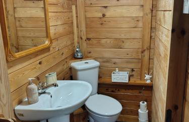 Forest Cabin Retreat - Sleeps 2 - Wifi & Garden - Foto 13