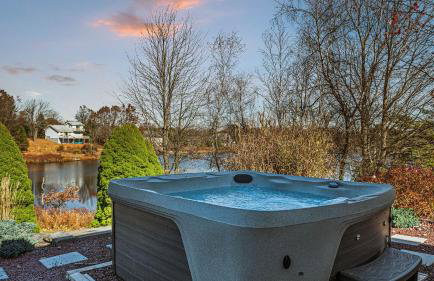 Laker's Pointe by Avantstay Lakefront Private Peninsula Hot Tub, Game Room - Foto 10
