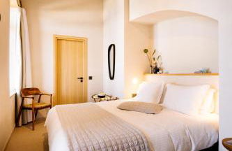 Mirthea Suites - Photo 40