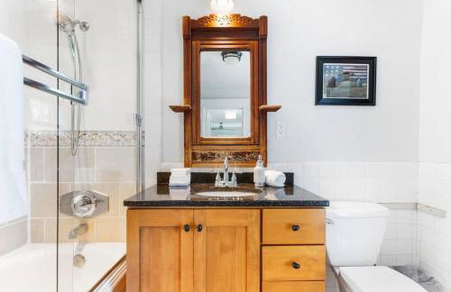 Blackstone on the Bluff with Lake Views Historic Home Family Friendly - Foto 40