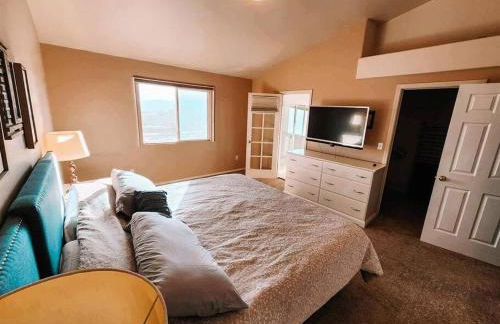 Pet Friendly/3 King Beds/Sleeps 14/Game room Near - Foto 2