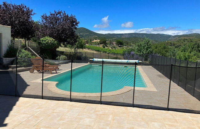 Villa With Private Pool and Jacuzzi - Photo 1