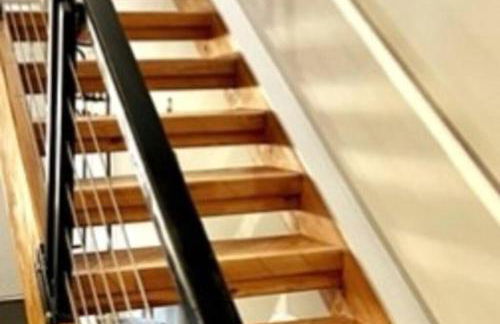 Studio Townhouse in Uptown King Bed-Wi-Fi-Full Kitchen- Washer & Dryer - Foto 27