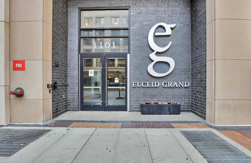 Luxury lofts, Downtown, Playhouse Sq, Near Stadium and Arena, Fire Pit, Rooftop deck, BBQ, Parking -fcfs, Close to EVERYTHIHNG! - Foto 1