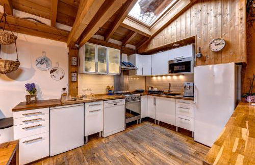 Tiki Lodge - hot tub & sauna - Photo 37