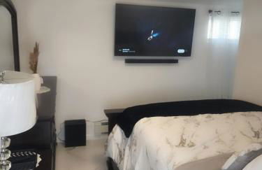 Baldwin, NY 1 Bedroom Apartment Queen Size Bed - Foto 29