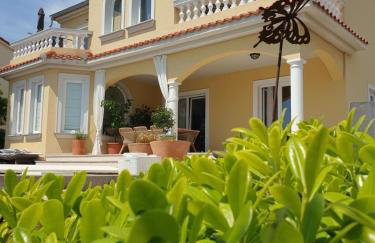 Villa Rosana - Foto 1