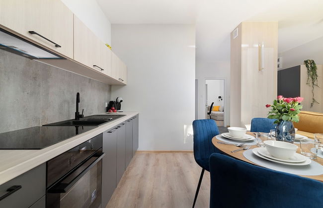 EASY RENT Apartments- KOSMOS - Photo 7