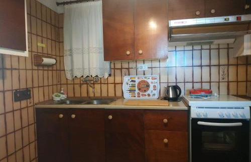 Violet Bedroom and Apartment - Photo 10