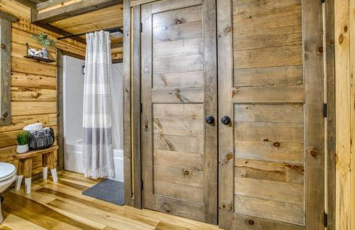 Cozy Chic Retreat Hot Tub, King Beds, Fire Pit - Foto 44