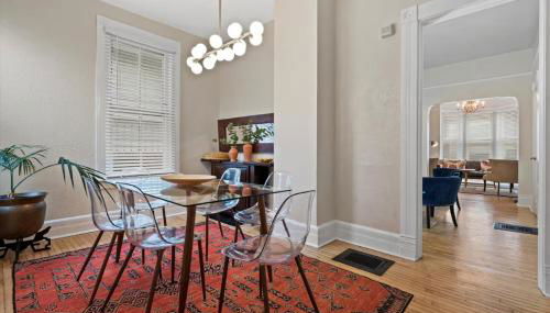 4 Bedroom 3 Story Townhouse with Free Parking - Foto 5