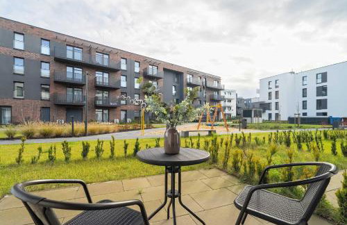 Prestigious Apartment with Terrace and Parking Close to the Airport Poznań by Renters Prestige - Foto 20