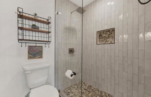 Elegant and Stylish Glenmoor Abode - 5 min to Town - Foto 22